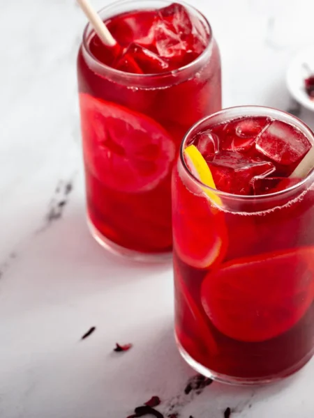 Chá Gelado de Hibisco com Limão