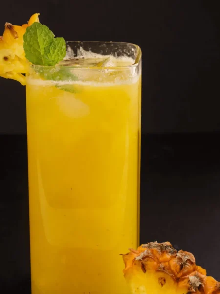 Suco Detox de Abacaxi com Hortelã