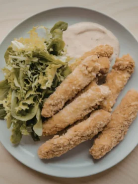 Tirinhas de frango empanado